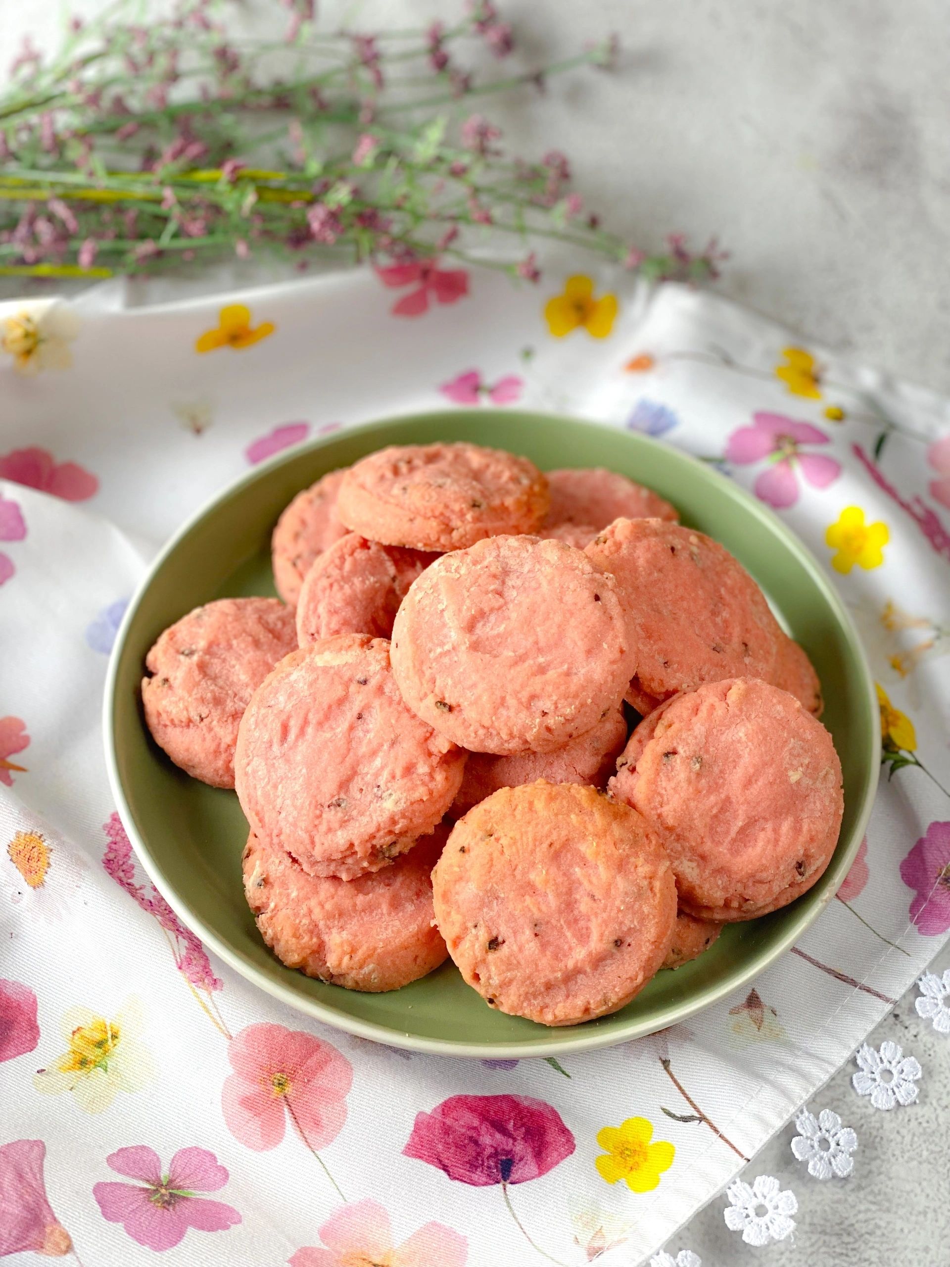 Whipped Raspberry Shortbread Biscuits